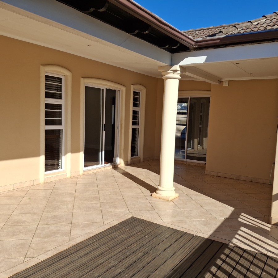 To Let 3 Bedroom Property for Rent in Vincent Eastern Cape
